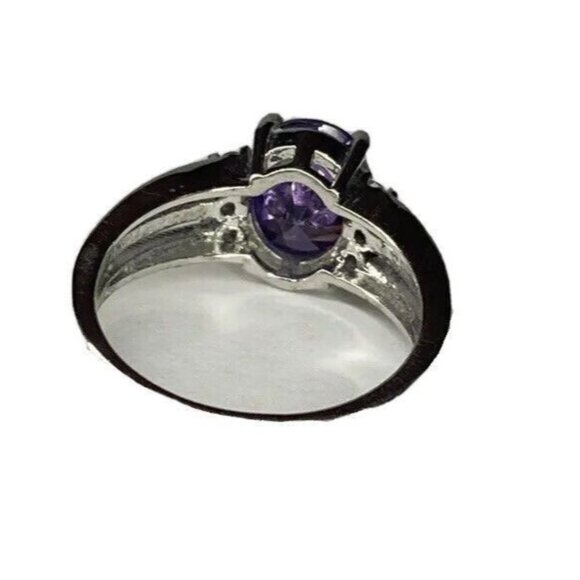 Purple Amethyst? Solitaire clear stones surround Marked 925 silver ring Size 7.5 - Picture 5 of 6